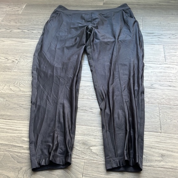 𝅺🍋Lululemon🍋 | Deep coal shine trouser - Picture 3 of 14